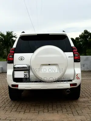 Toyota Land Cruiser Prado 4.0 Petrol GX-R 2015 White