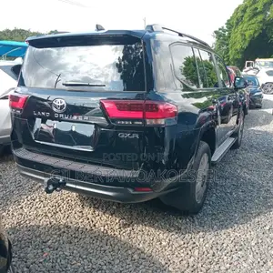 Toyota Land Cruiser 2025 Black
