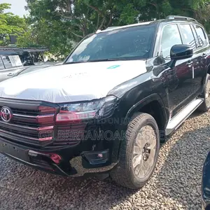 Toyota Land Cruiser 2025 Black