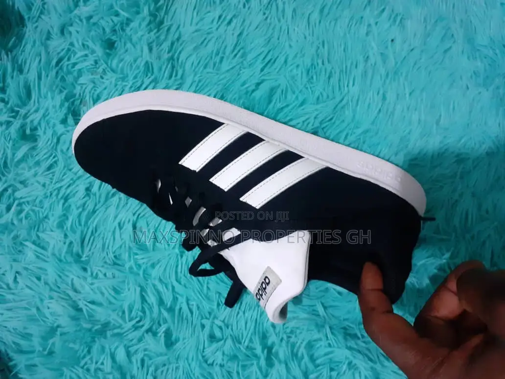 Very Neat Used Sneakers