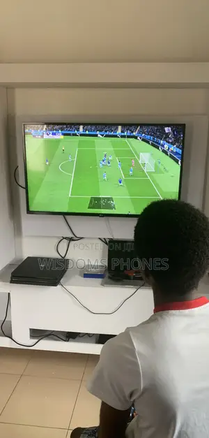 Ps4 Pro Console With Two (2) Controllers (Not Jailbreak)