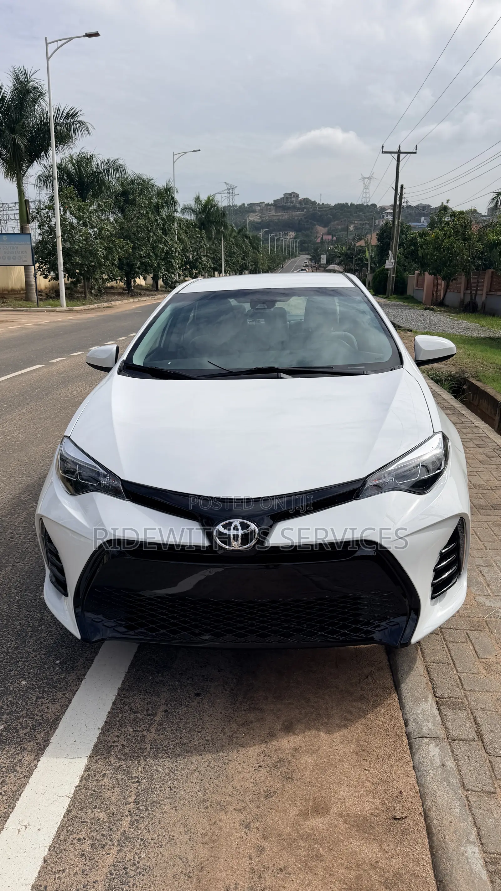 Toyota Corolla L (1.8L 4cyl 2A) 2018 White