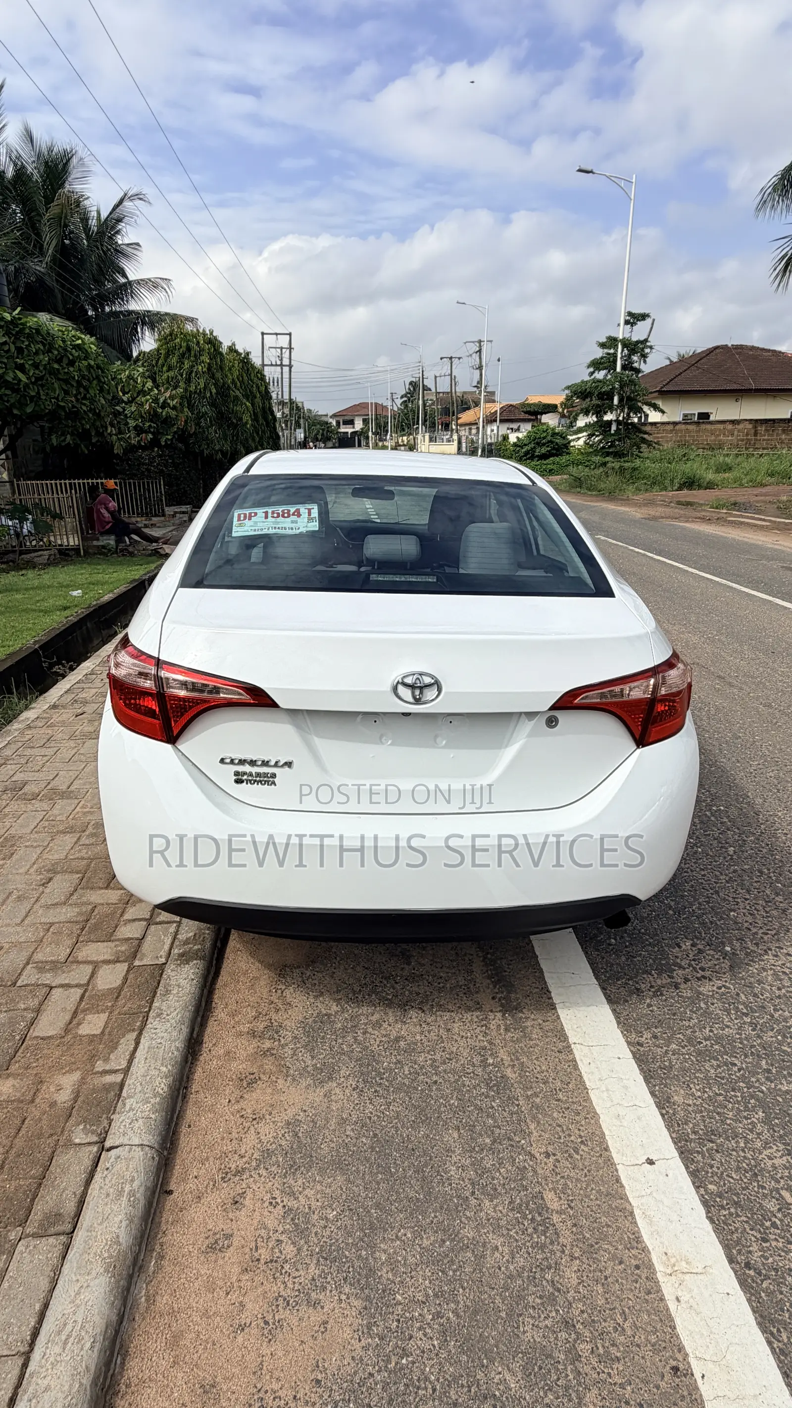 Toyota Corolla L (1.8L 4cyl 2A) 2018 White