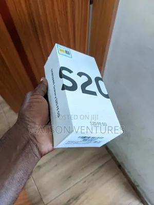 New Samsung Galaxy S20 FE 128 GB Blue
