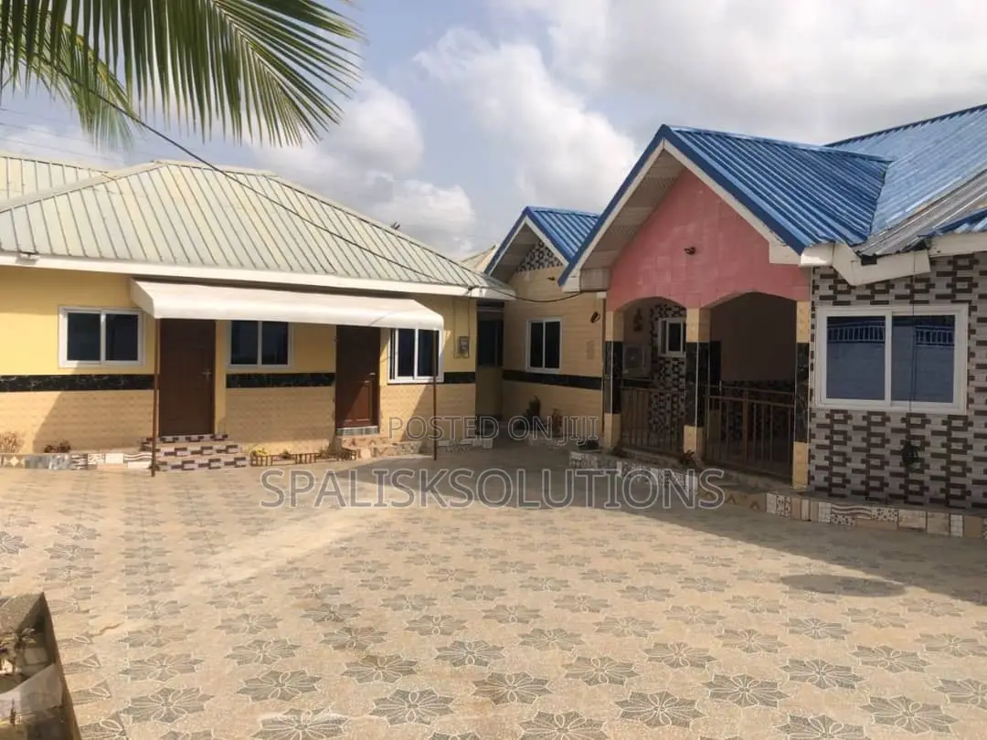 Furnished 9bdrm House in Kasoa for sale