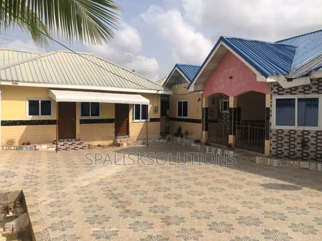 Furnished 9bdrm House in Kasoa for sale