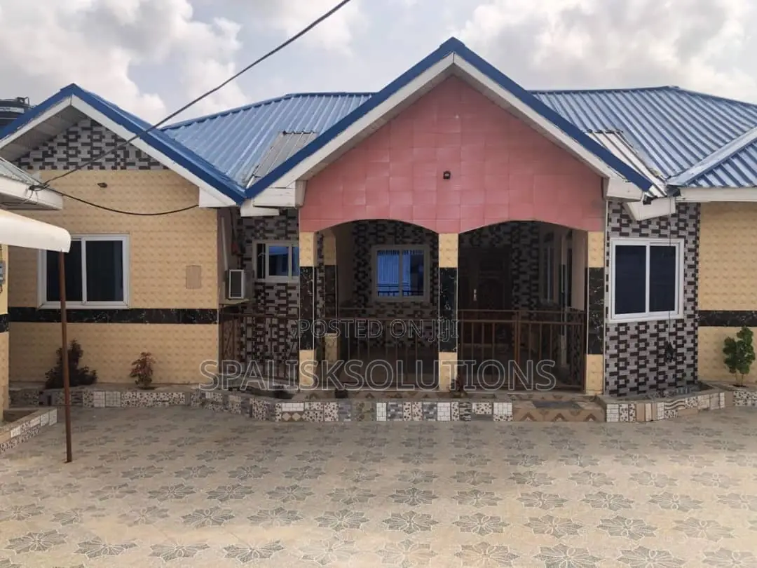 Furnished 9bdrm House in Kasoa for sale