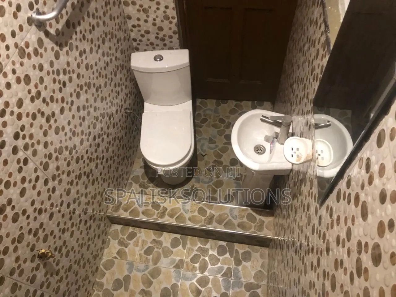 Furnished 9bdrm House in Kasoa for sale