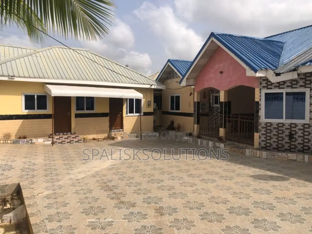 Furnished 9bdrm House in Kasoa for sale