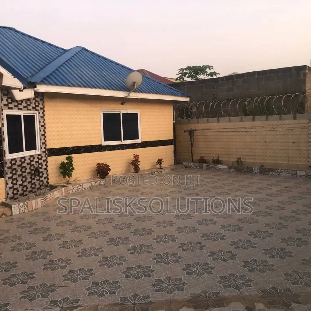 Furnished 9bdrm House in Kasoa for sale
