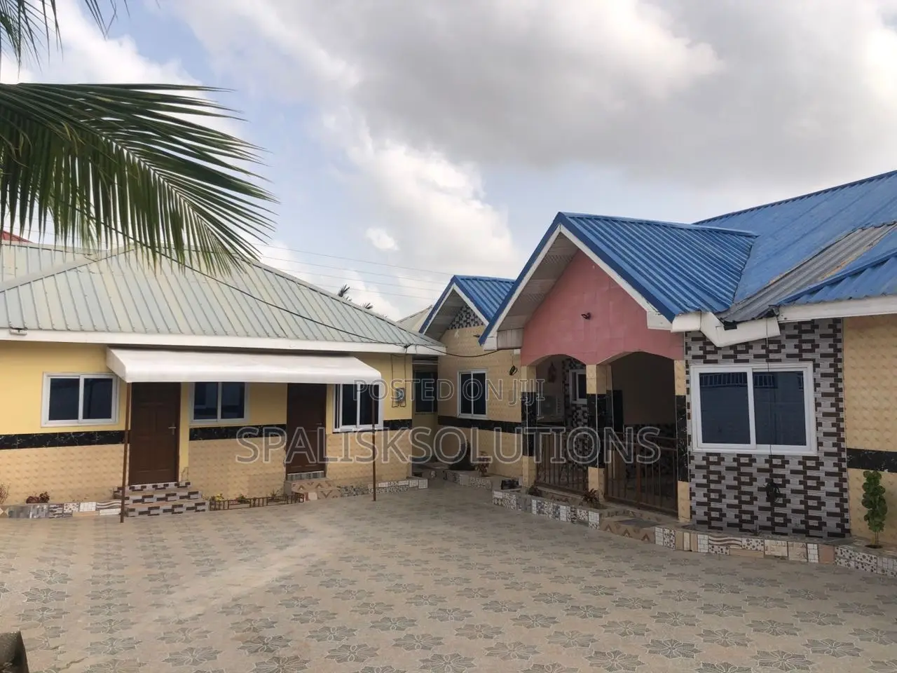 Furnished 9bdrm House in Kasoa for sale