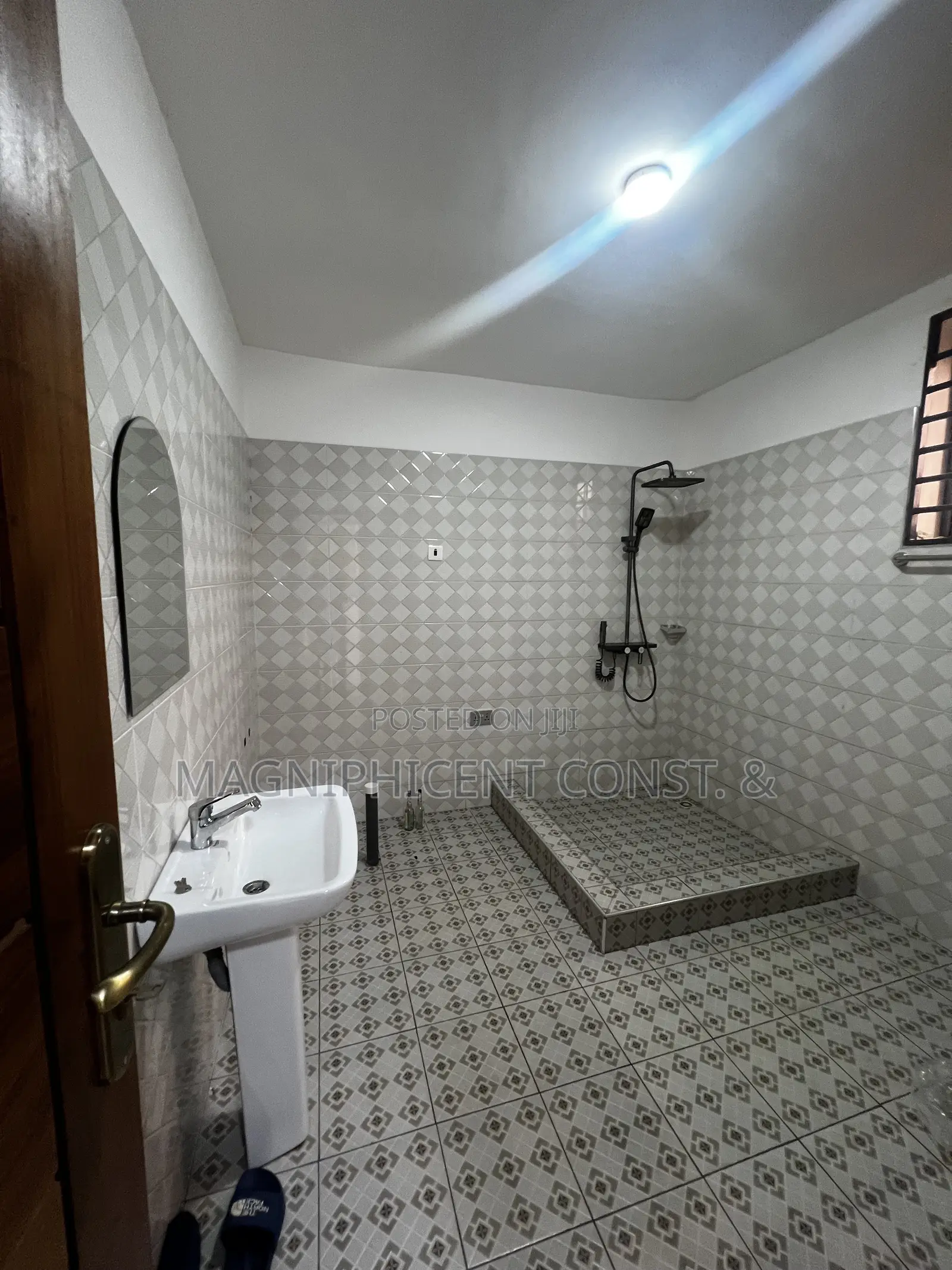 2bdrm Apartment in Magnificent Estates, East Legon for rent