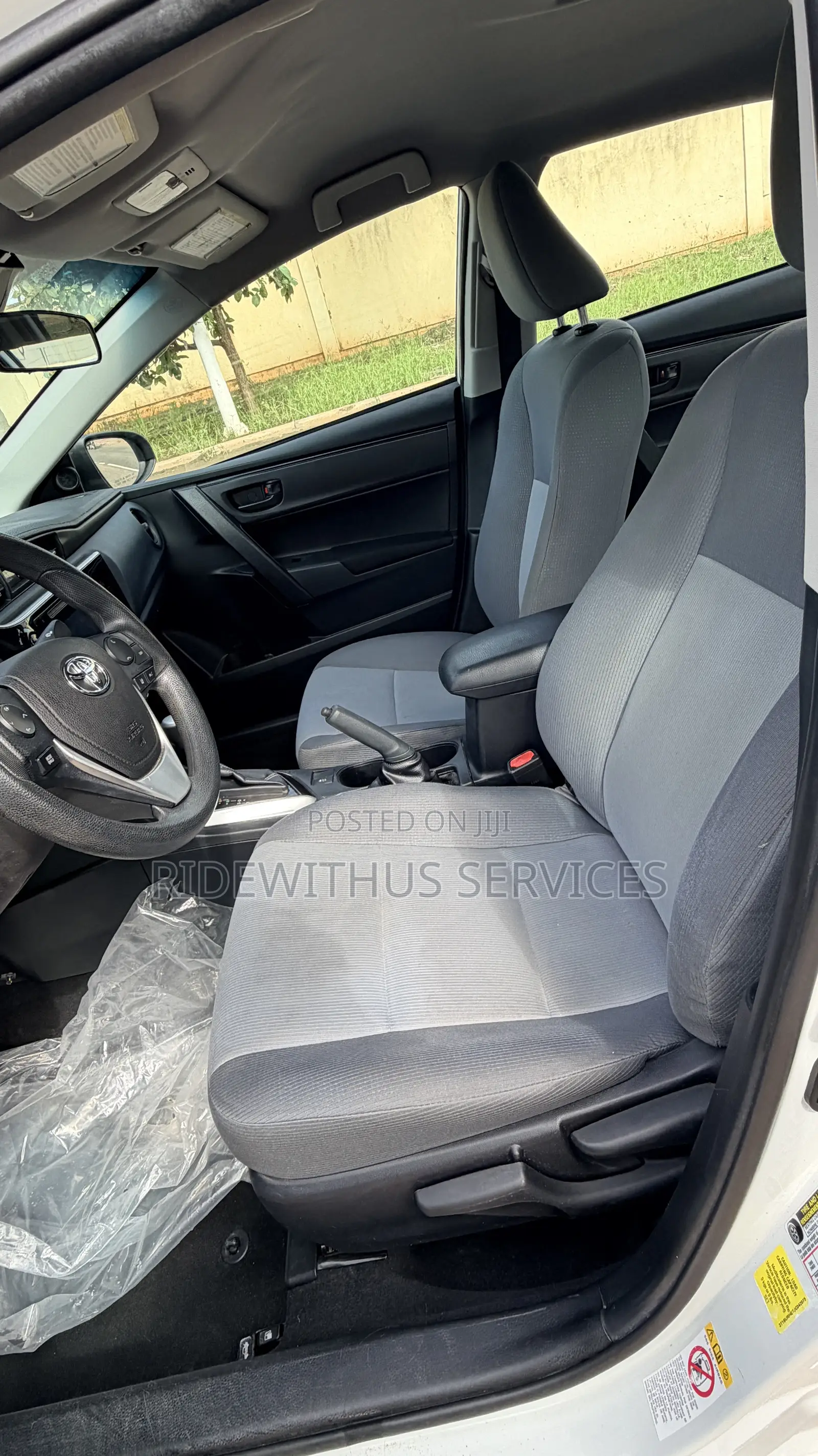 Toyota Corolla L (1.8L 4cyl 2A) 2018 White