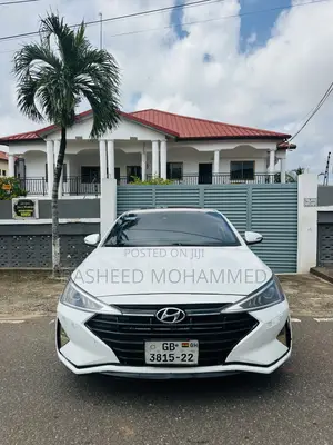 Hyundai Elantra Limited 2019 White