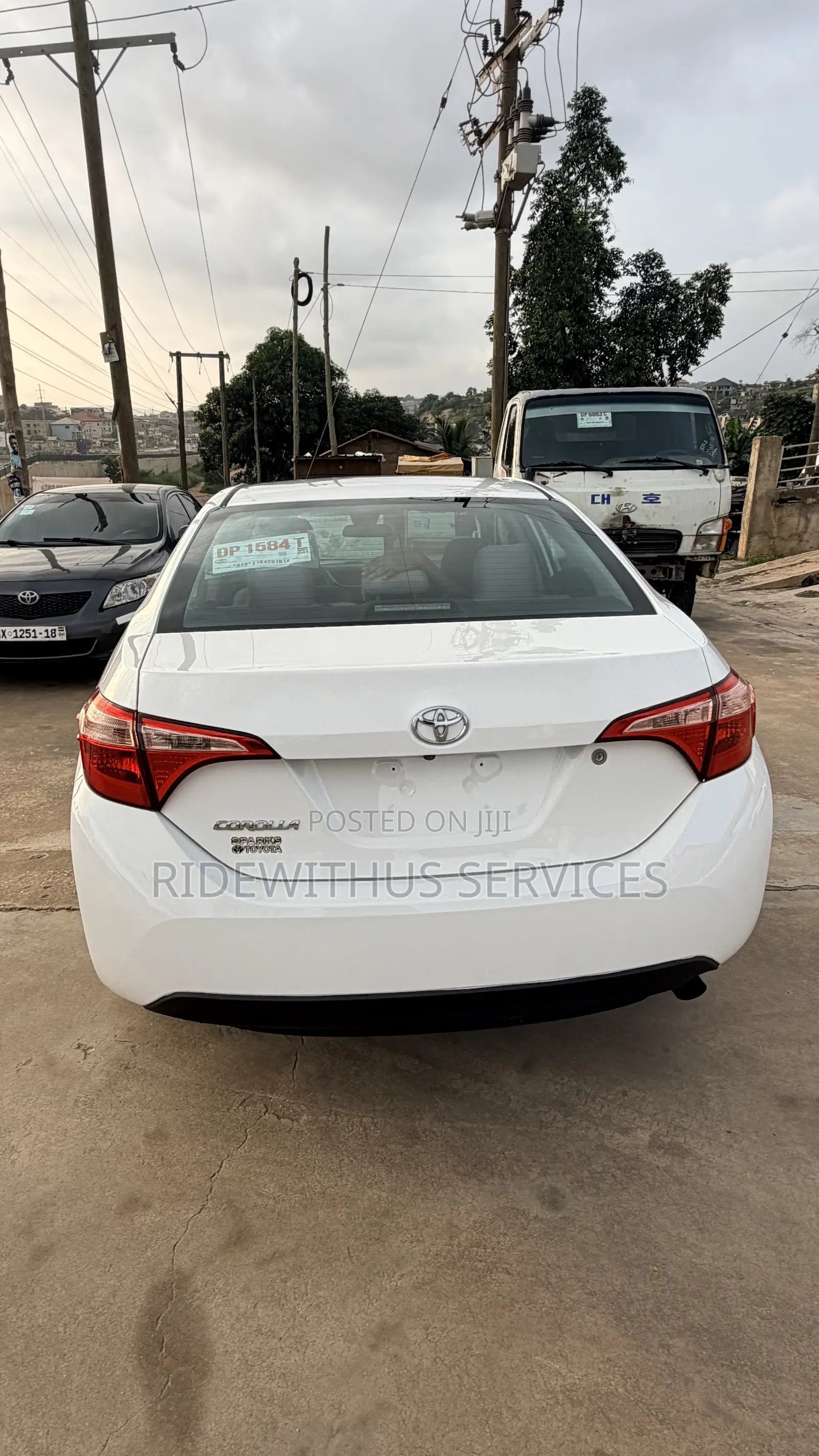 Toyota Corolla L (1.8L 4cyl 2A) 2018 White