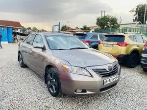 Toyota Camry Base 4dr Sedan (2.4L 4cyl 5M) 2009 Gray