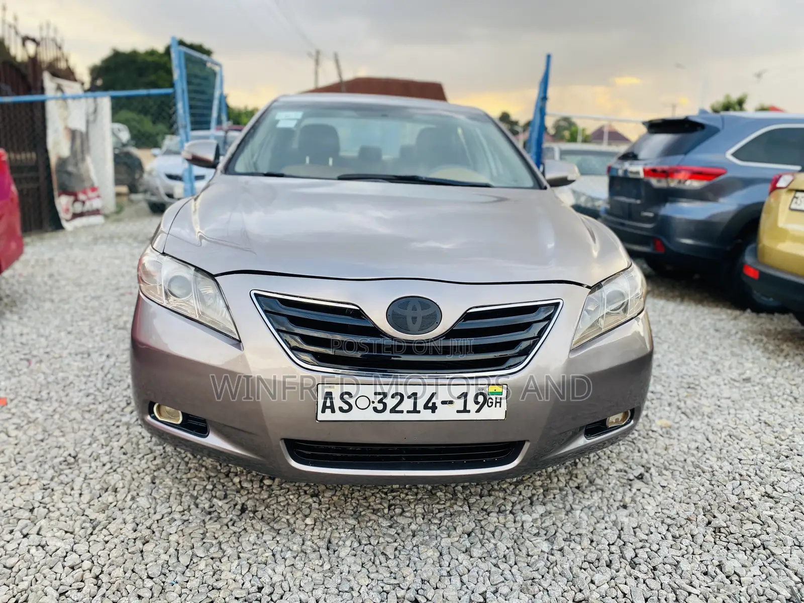 Toyota Camry Base 4dr Sedan (2.4L 4cyl 5M) 2009 Gray