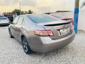 Toyota Camry Base 4dr Sedan (2.4L 4cyl 5M) 2009 Gray