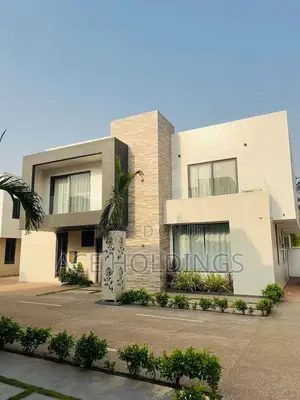 4bdrm Mansion in Nanakrom, Ashaley Botwe for sale