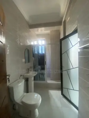 2bdrm Apartment in Lapaz Race Course, Nyanmekye for rent