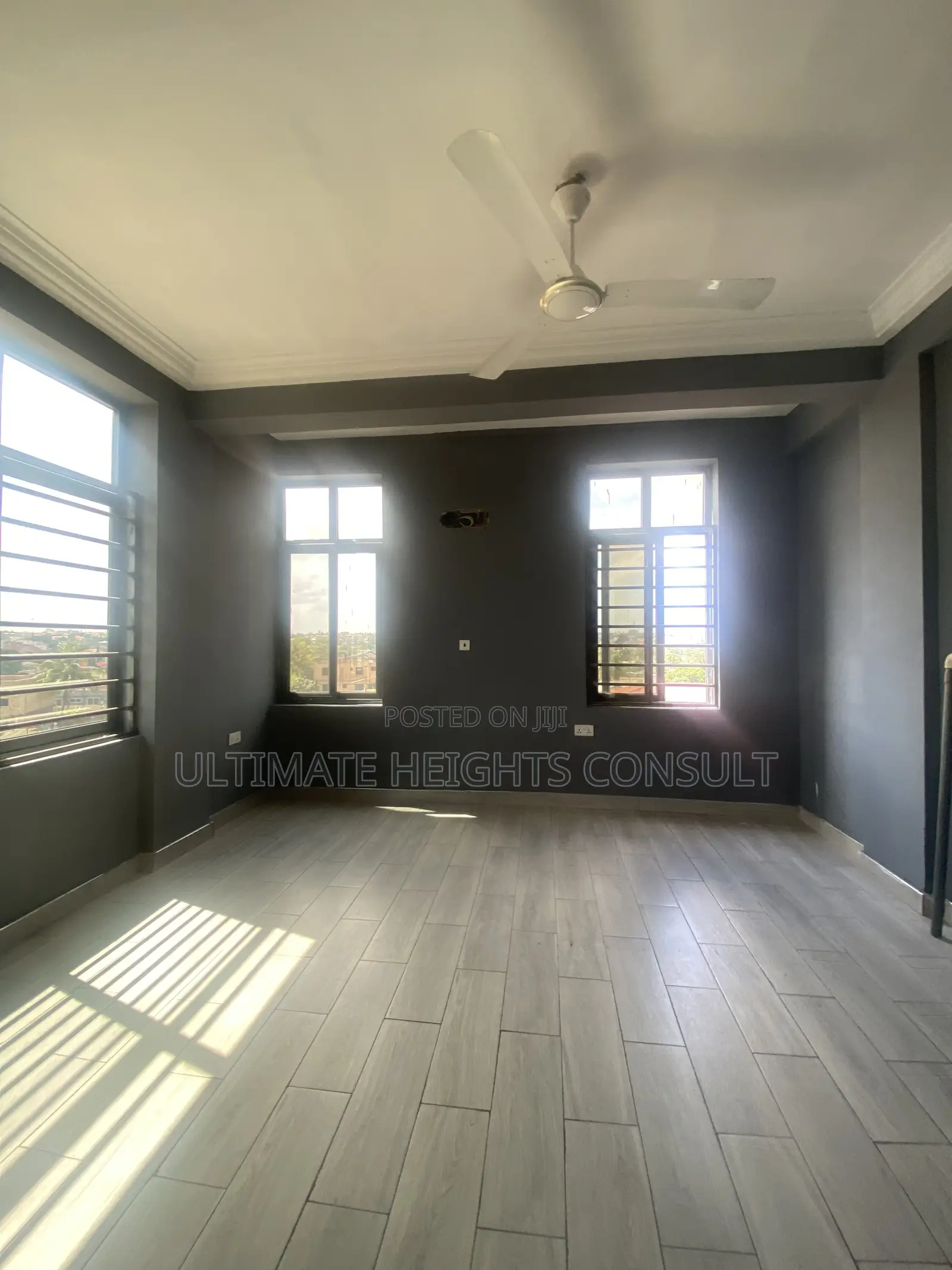 2bdrm Apartment in Lapaz Race Course, Nyanmekye for rent