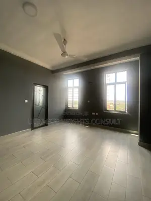 2bdrm Apartment in Lapaz Race Course, Nyanmekye for rent