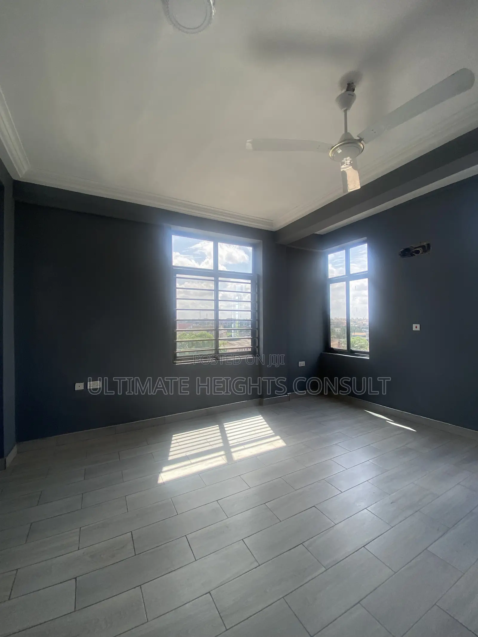 2bdrm Apartment in Lapaz Race Course, Nyanmekye for rent