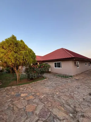 5bdrm House in New Adenta for rent