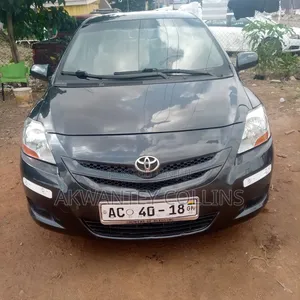 Toyota Yaris 2010 Gray