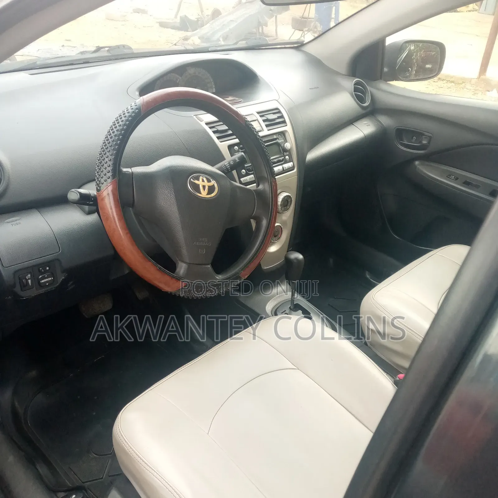 Toyota Yaris 2010 Gray