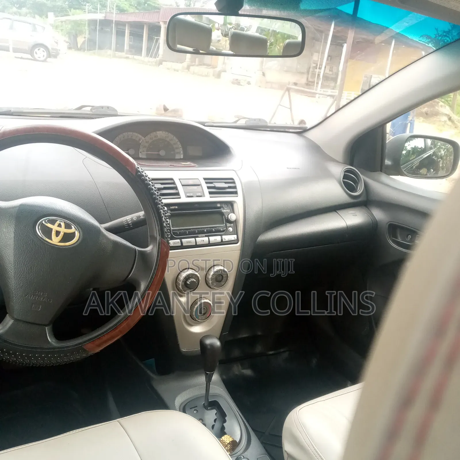 Toyota Yaris 2010 Gray