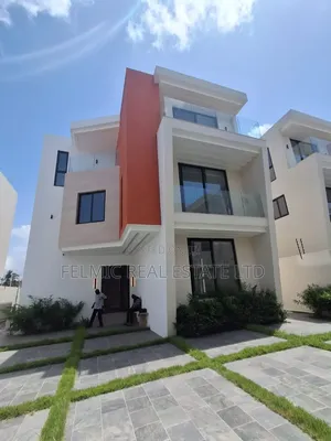 4bdrm Duplex in Felmic Real Estate, Dzorwulu for sale
