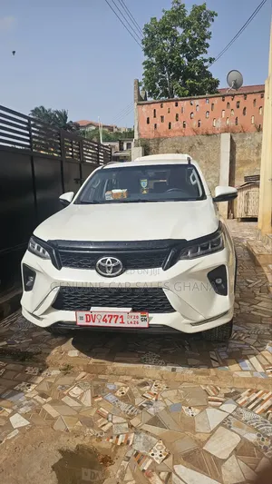 Toyota Fortuner 2.7 AWD 2020 White