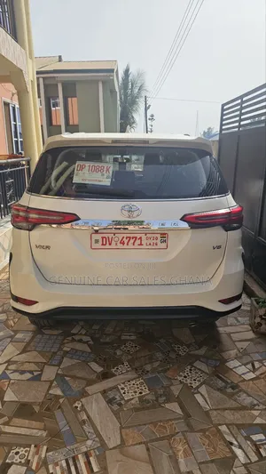 Toyota Fortuner 2.7 AWD 2020 White