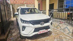 Toyota Fortuner 2.7 AWD 2020 White