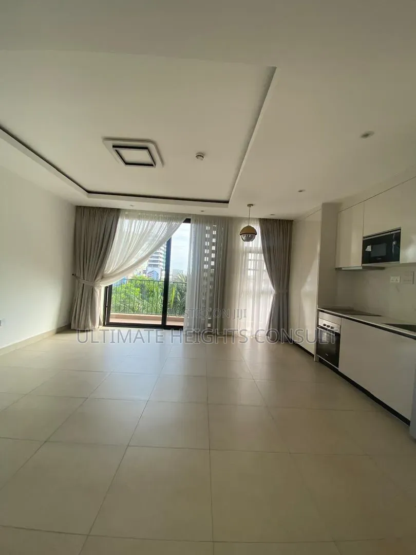 2bdrm Apartment in Labone, Coffee Shop Area for rent