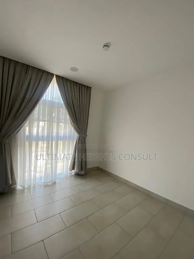 2bdrm Apartment in Labone, Coffee Shop Area for rent