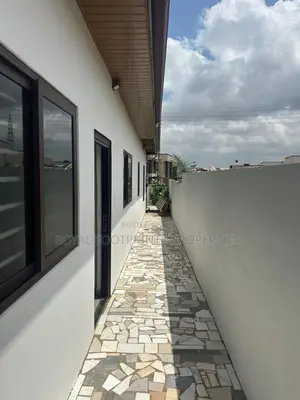 3bdrm House in Ashaley Botwe for rent