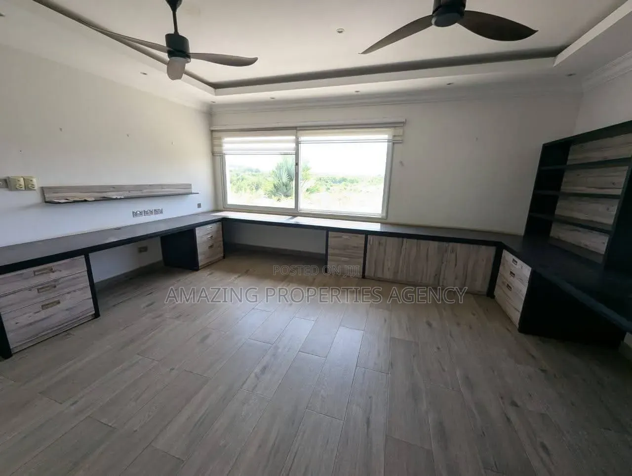 5bdrm House in Airport Hills for sale