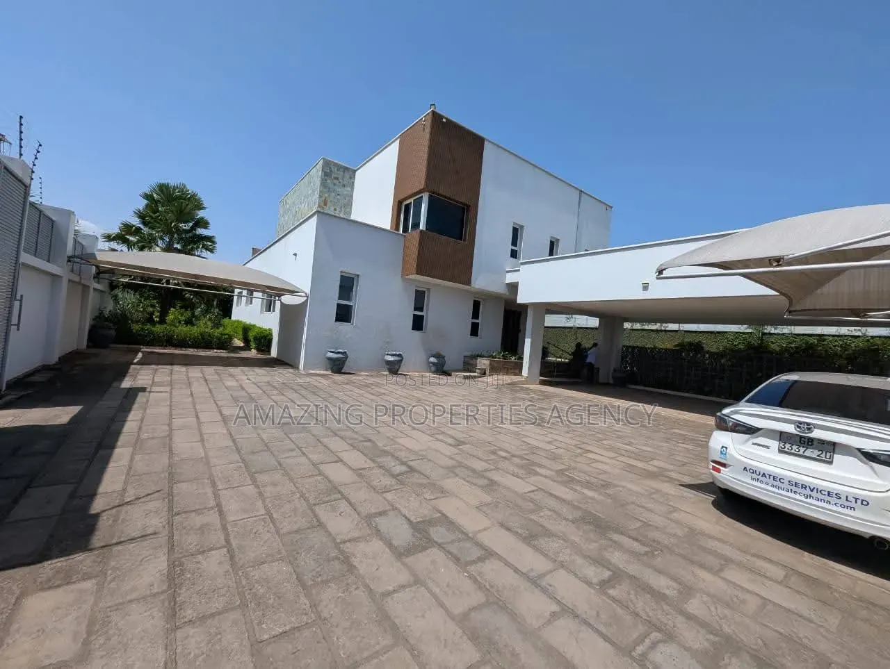 5bdrm House in Airport Hills for sale