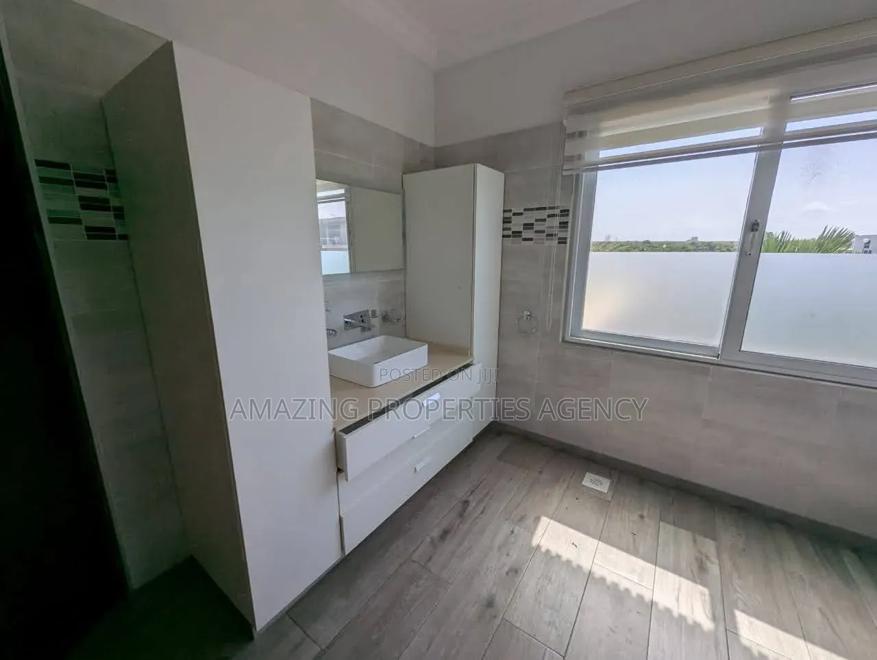 5bdrm House in Airport Hills for sale