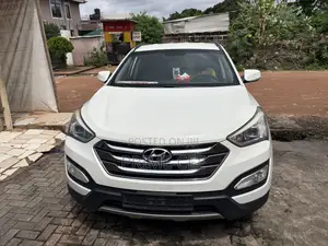 Hyundai Santa Fe 2013 White