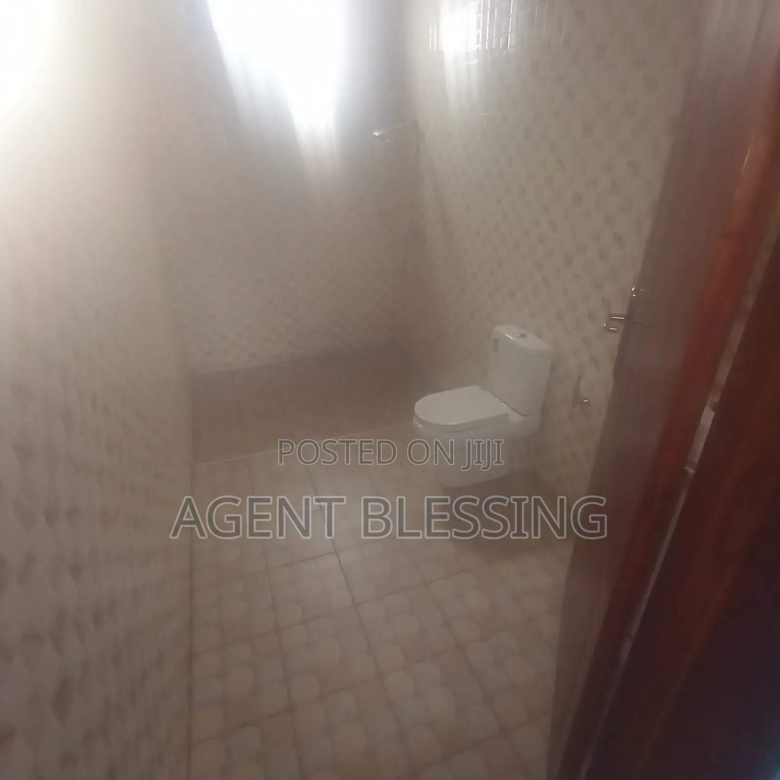 3bdrm Apartment in Afienya-Mataheko, Tema Metropolitan for rent