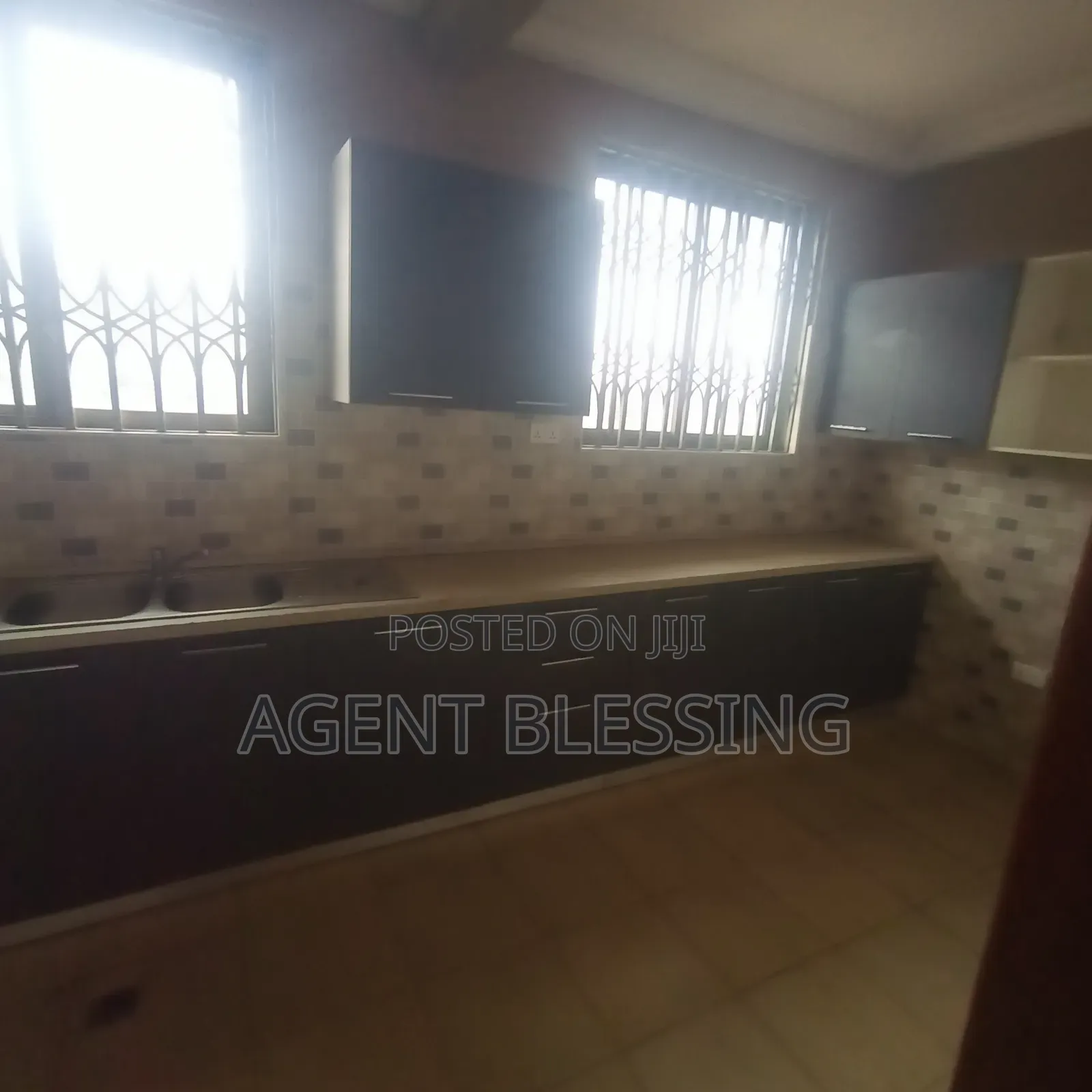3bdrm Apartment in Afienya-Mataheko, Tema Metropolitan for rent