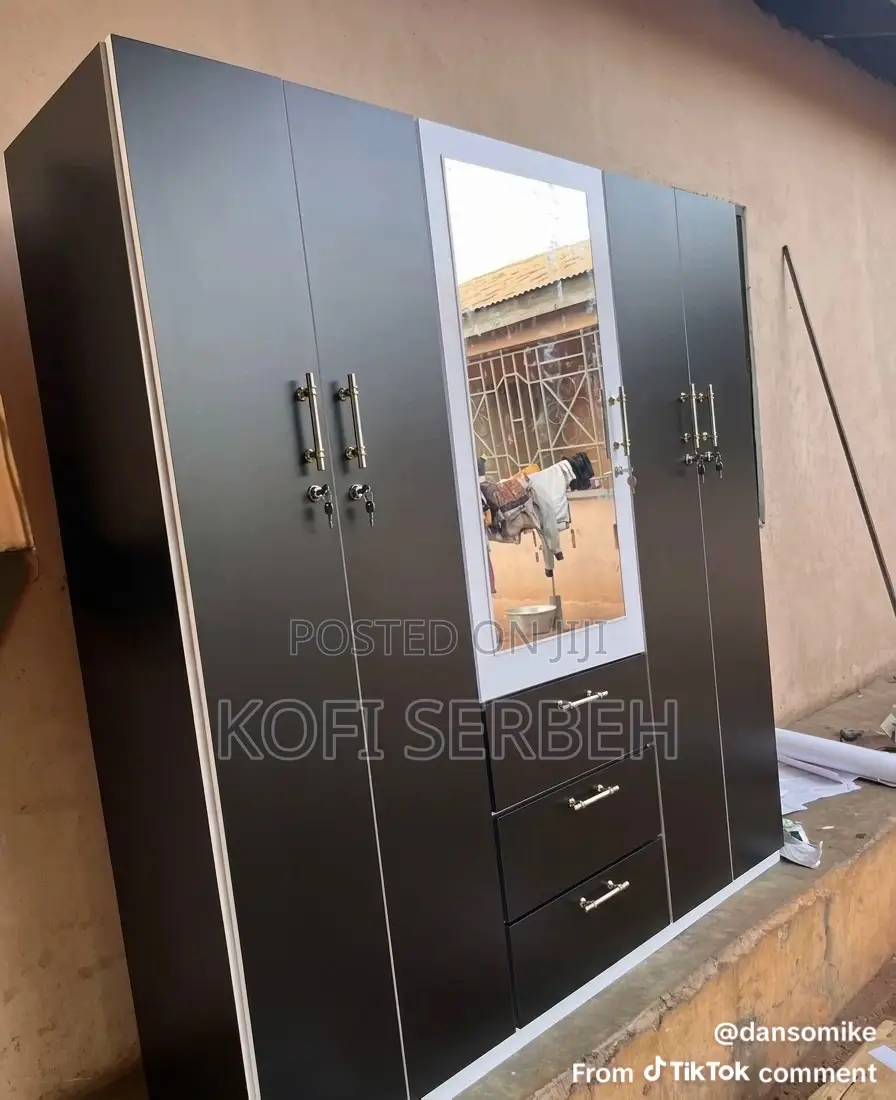 4 in 1 Wardrobe (Heated Stickers)