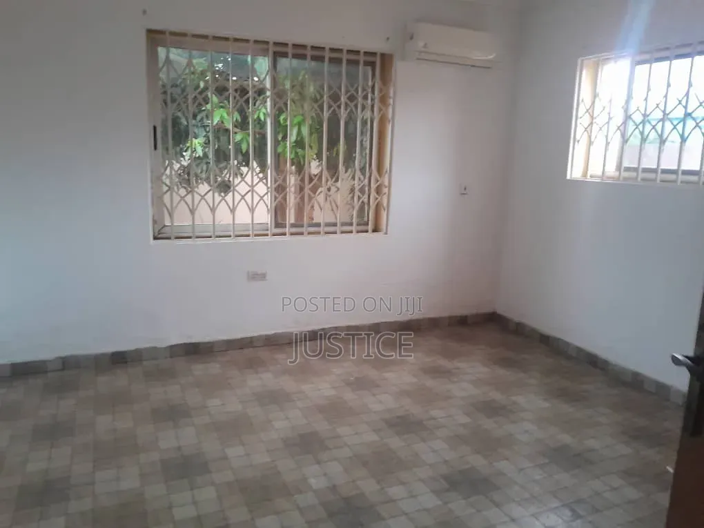 4bdrm House in Oyarifa, Ghana Flag for rent