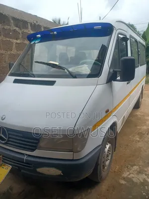 Mercedes-Benz Sprinter 2005 White