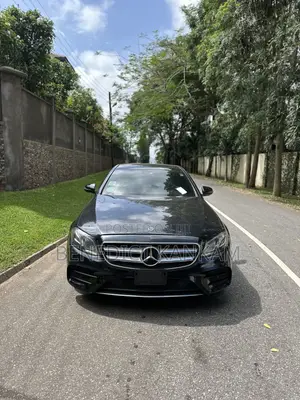 Mercedes-Benz E300 2018 Black