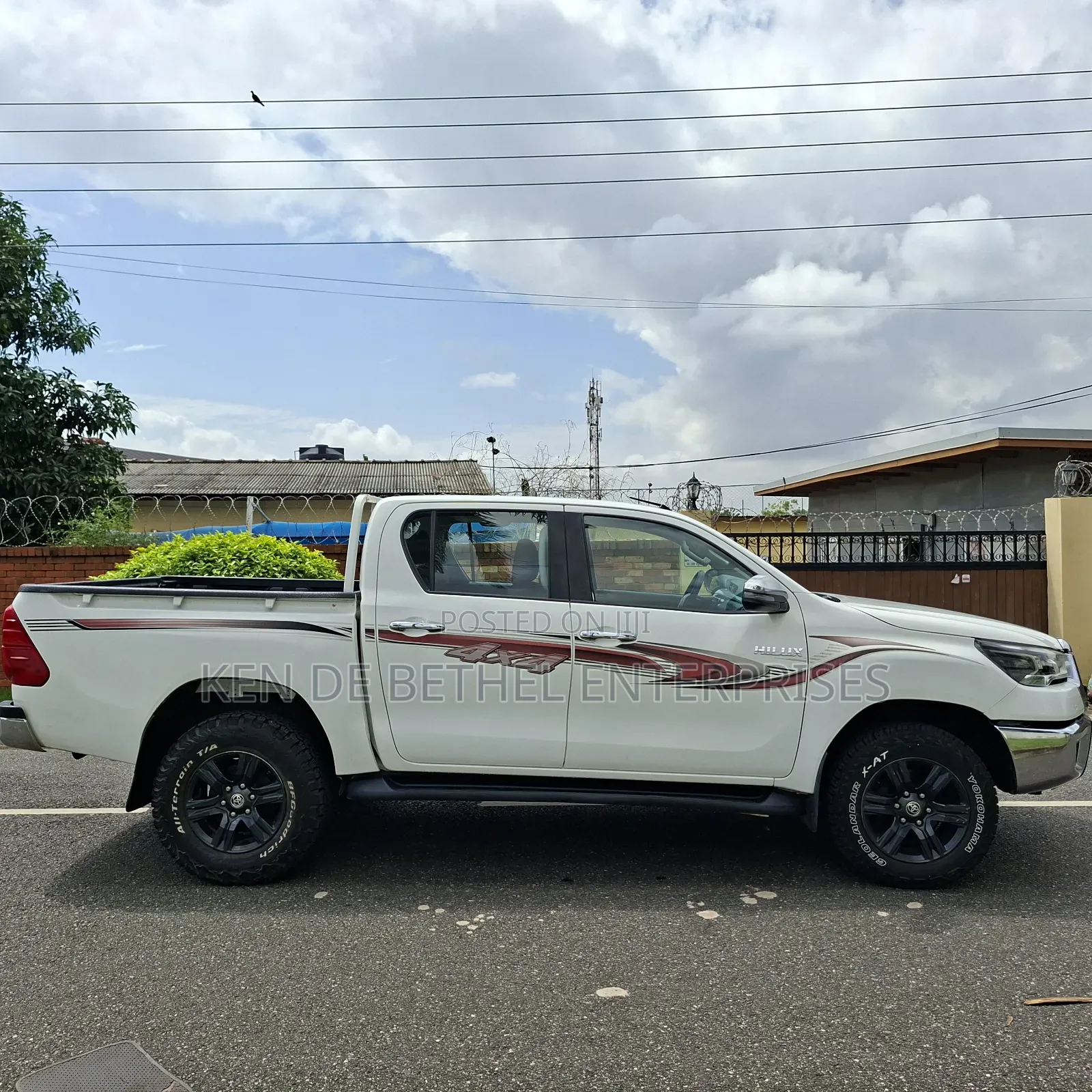 Toyota Hilux 2021 White