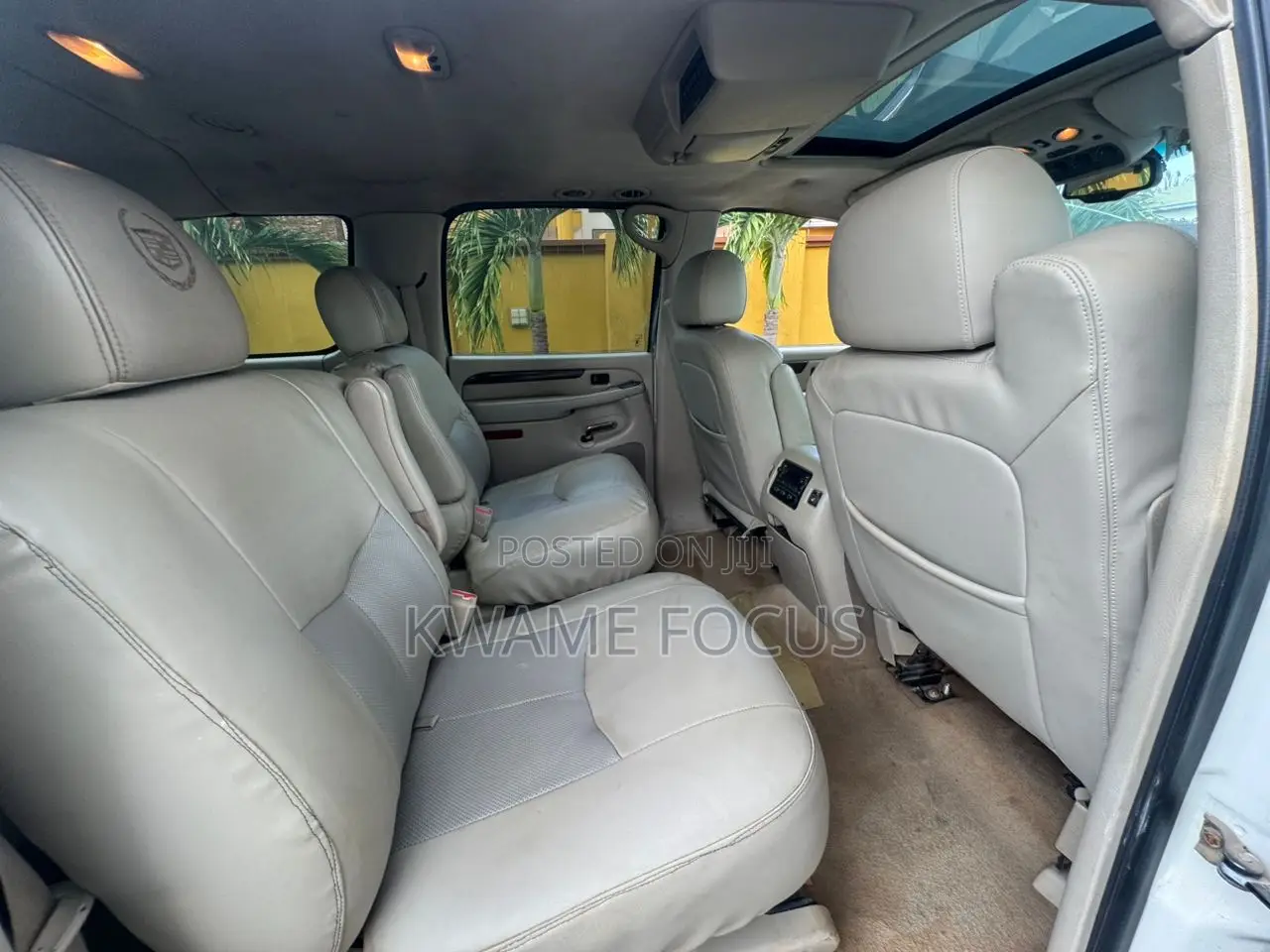 Cadillac Escalade ESV 2011 White